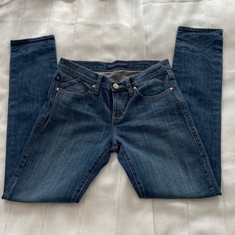 Rock and Republic Berlin skinny jeans. - Picture 2 of 13